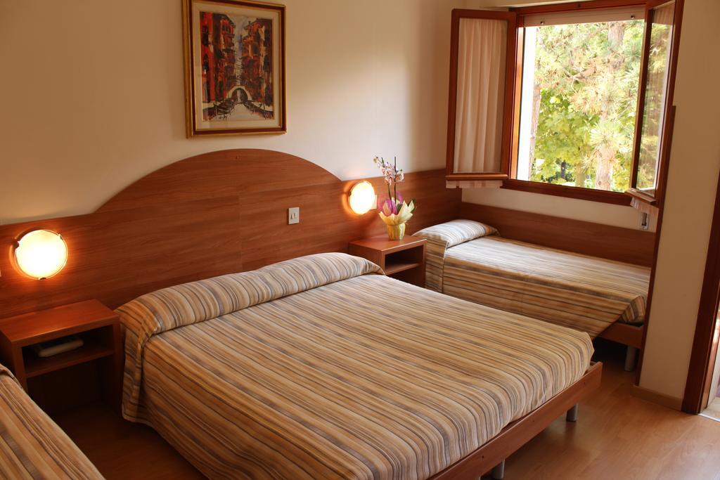 Hotel Eden Lignano Sabbiadoro Bilik gambar